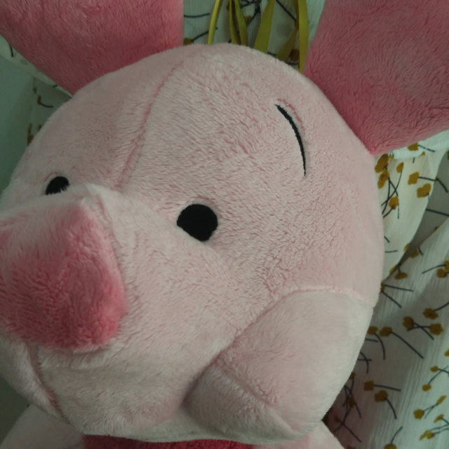 Pluszowy różowy prosiaczek z bajki - idealny prezent dla dziewczyny, lalka urodzinowa - Wianko - 3