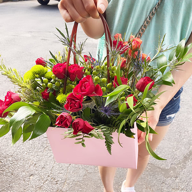 Przenośna torba na kwiaty z wodoodpornego papieru - poręczny prezent dla różańca ślubnego i urodzin - Wianko - 2