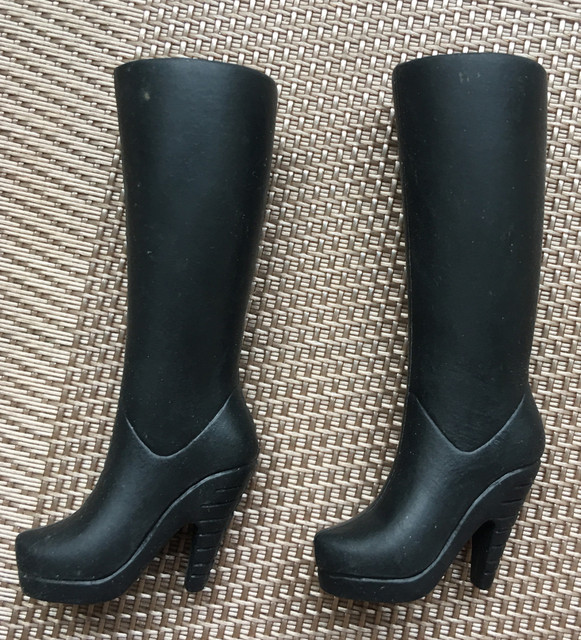 Buty dla lalek 1/6 - oryginalne, białe, czerwone, czarne i złote sandały z wysokimi obcasami - Wianko - 1
