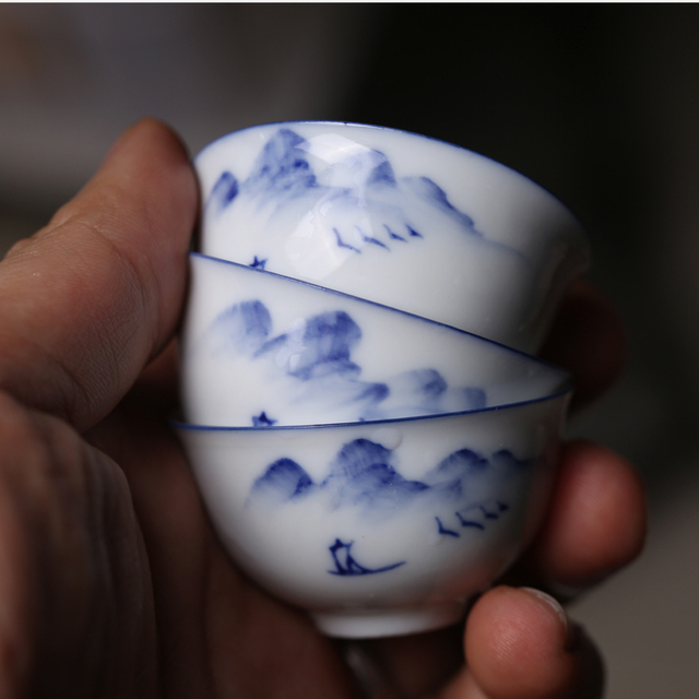 Ręcznie malowana chińska filiżanka do herbaty ceramiczna z niebieskim krajobrazem (2 sztuki/partia) - Wianko - 7