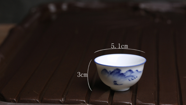 Ręcznie malowana chińska filiżanka do herbaty ceramiczna z niebieskim krajobrazem (2 sztuki/partia) - Wianko - 1