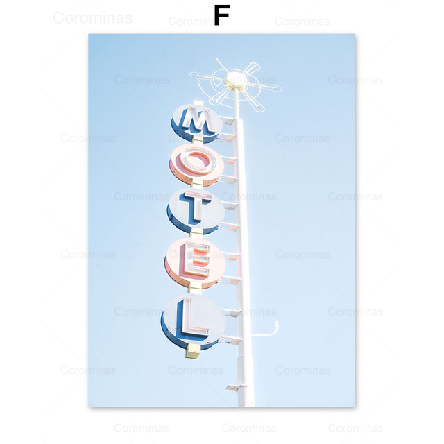Obraz ścienny na płótnie - Samochód Ocean, różowy, budka telefoniczna, małe miasteczko Nordic - plakaty i druki - Wianko - 11