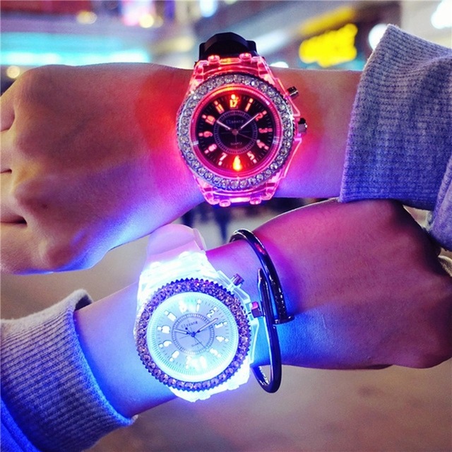 Nowy Zegarek Silikonowy LED Damski Starry Sky - Wysadzany Diamentami, Świetlny, Wstęgowe Oświetlenie - Wianko - 6