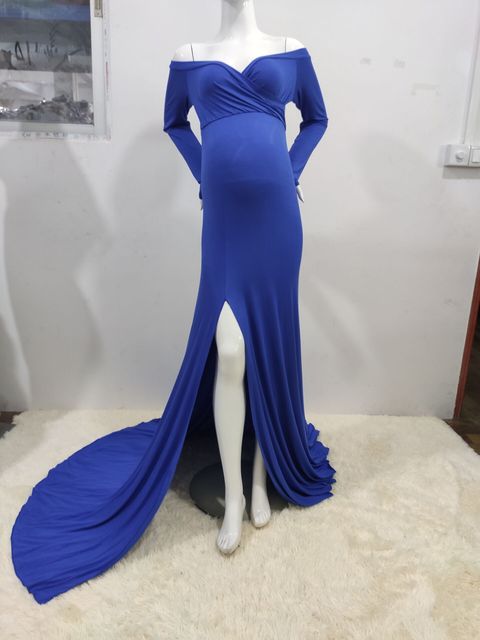 Długa sukienka szyfonowa z dekoltem w szpic, trenem i przylądkiem - kobieca elegancja - Wianko - 33