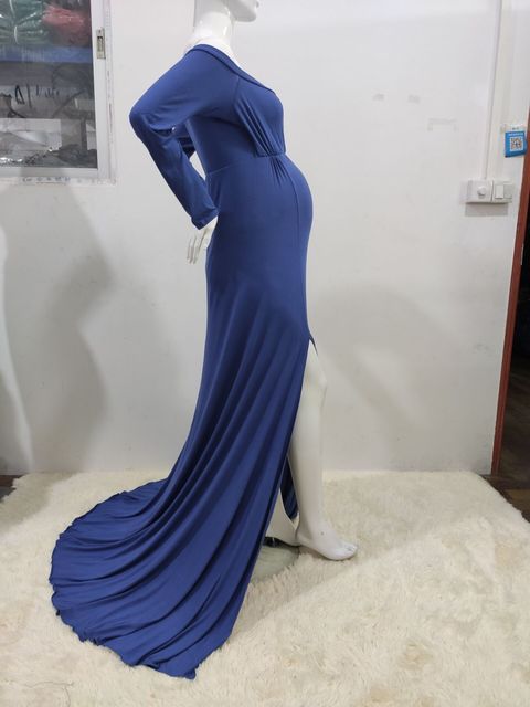 Długa sukienka szyfonowa z dekoltem w szpic, trenem i przylądkiem - kobieca elegancja - Wianko - 30