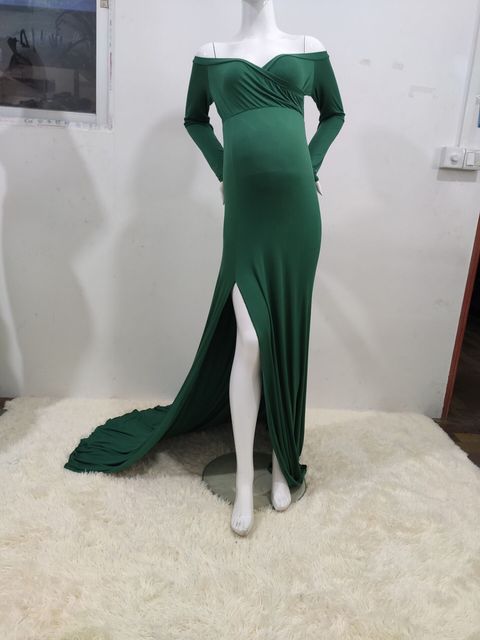 Długa sukienka szyfonowa z dekoltem w szpic, trenem i przylądkiem - kobieca elegancja - Wianko - 20