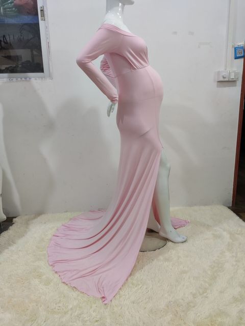 Długa sukienka szyfonowa z dekoltem w szpic, trenem i przylądkiem - kobieca elegancja - Wianko - 16