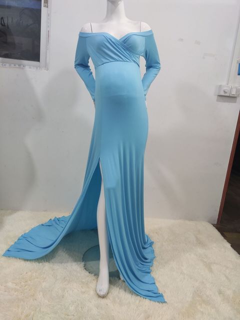Długa sukienka szyfonowa z dekoltem w szpic, trenem i przylądkiem - kobieca elegancja - Wianko - 23