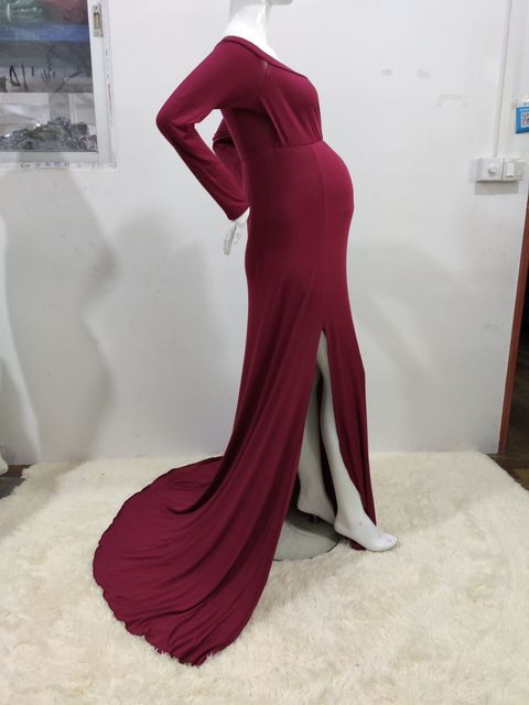 Długa sukienka szyfonowa z dekoltem w szpic, trenem i przylądkiem - kobieca elegancja - Wianko - 26