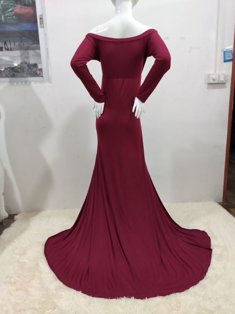Długa sukienka szyfonowa z dekoltem w szpic, trenem i przylądkiem - kobieca elegancja - Wianko - 27