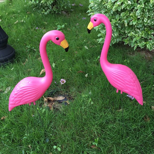 Sprzedaż zestawu 2 sztuk symulowanych flamingów plastikowych z brzuchem do ozdobienia ogrodu na trawniku - Wianko - 9