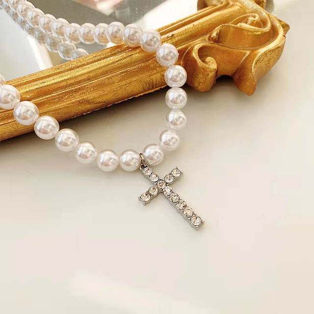 Naszyjnik z wisiorkiem imitujący vintage perełki z krzyżem i kryształami - Wianko - 7
