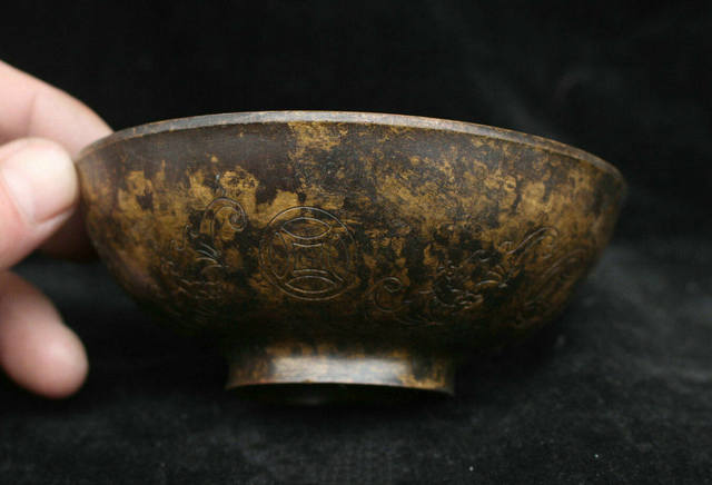 Brązowa miska z motywem chińskiego folkloru, symbolizująca bogactwo i dobrobyt - ozdoba do dekoracji - Wianko - 3