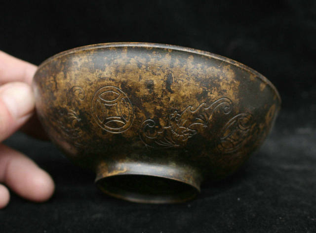 Brązowa miska z motywem chińskiego folkloru, symbolizująca bogactwo i dobrobyt - ozdoba do dekoracji - Wianko - 4