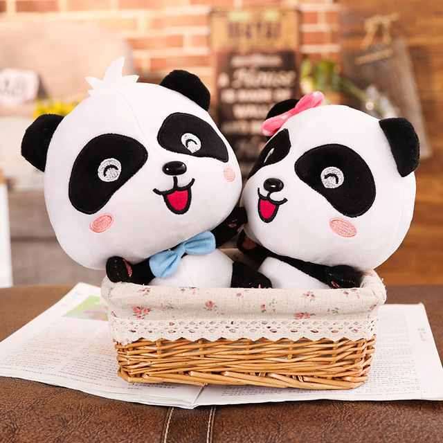 Pluszowa panda 22cm z rysunkiem, muszką i miękką poduszką - zabawka dla dzieci i dziewczynki - Wianko - 3
