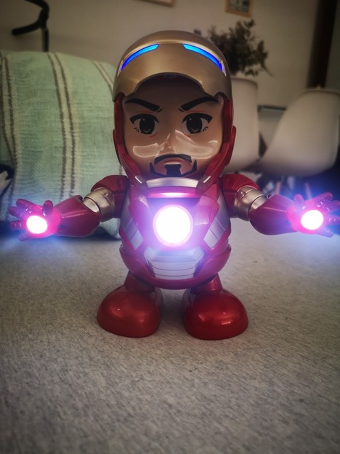 Figurka Iron Man Avengers z latarką LED i dźwiękiem - elektroniczna zabawka dla dzieci - Wianko - 2