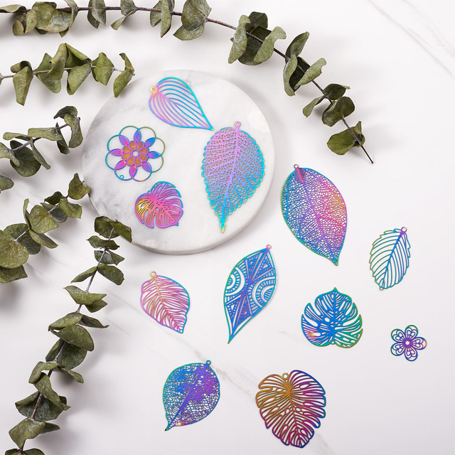 Zestaw do robienia kolczyków z kolorowymi tłoczonymi zawieszkami w kształcie liści i kwiatów z filigranowymi wisiorkami - Wianko - 6