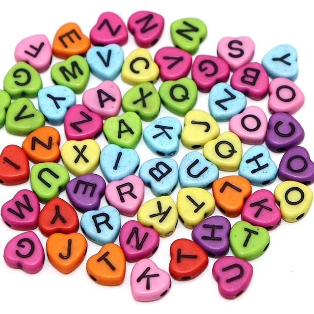 100 szt. kolorowe plastikowe akrylowe koraliki w kształcie serca z literami alfabetu - biżuteria DIY - Wianko - 1