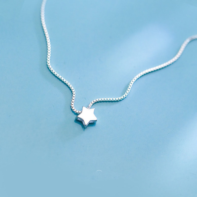 Srebrny naszyjnik z minimalistycznym pentagramem - NOWOŚĆ! Damska biżuteria z wisiorkiem gwiazdy - Wianko - 2