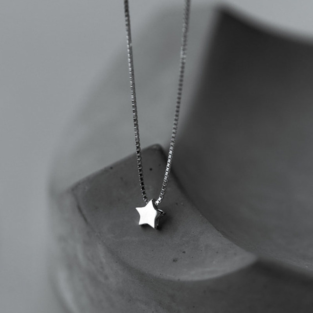 Srebrny naszyjnik z minimalistycznym pentagramem - NOWOŚĆ! Damska biżuteria z wisiorkiem gwiazdy - Wianko - 3
