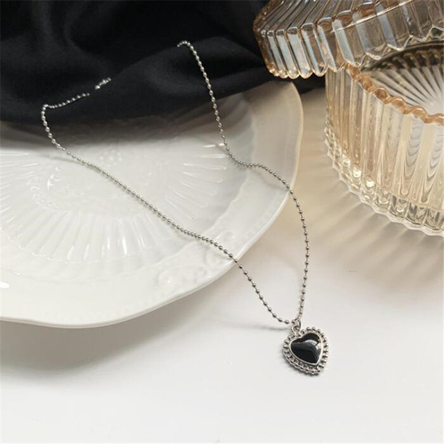 Biżuteryjny naszyjnik z sercem z czarnego kryształu w stylu koreańskim - Wianko - 6
