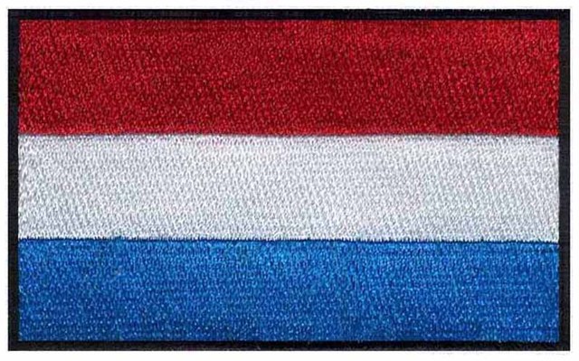Flaga Luksemburga - haftowana, 3 szerokość, krajowe łaty - czerwony, biały, niebieski - Wianko - 1