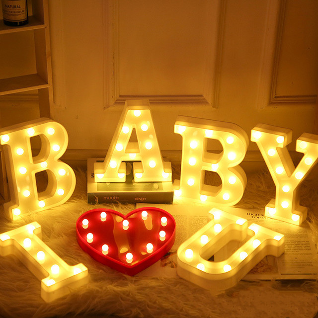 LED Letter - Lampka nocna z plastiku w kształcie liter i cyfr, ozdobiona sercem, światło LED, idealna dekoracja na ślub, Baby Shower, urodziny i inne imprezy - Wianko - 1