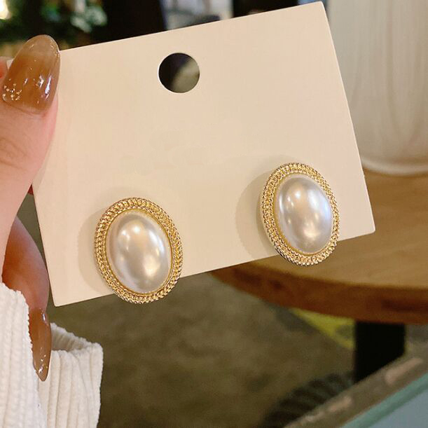 Klasyczne kolczyki z dużymi perłami w stylu vintage dla kobiet i dziewczyn (sztyft) - Wianko - 1
