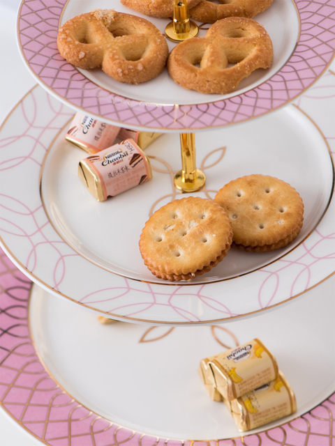Trójwarstwowe talerze deserowe ceramiczne Clubhouse na słodycze - światło, luksus i kreatywność dla domowego salonu i popołudniowej herbaty - Wianko - 10