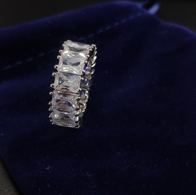 Modny pierścień z wysokiej jakości kryształami SWA1:1 w kształcie spiralnych kropli wody, niebiesko-biały - Wianko - 2