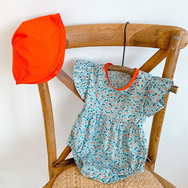 Kombinezon z bawełny dla niemowląt dziewczynek w kwiatowy wzór z latającymi rękawami i pasującym kapeluszem - Wianko - 6
