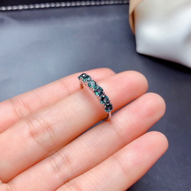 Elegancki pierścionek z zielonym i niebieskim topazem, kryształami cyrkonu i diamentami, w białym złocie - Wianko - 21
