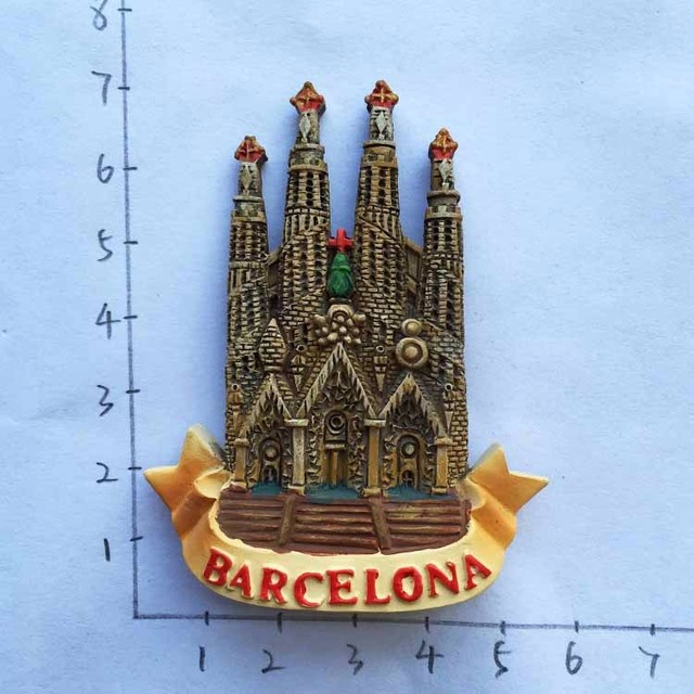 Magnes na lodówkę - Katedra Świętej Rodziny w Barcelonie, Hiszpania (Dekoracyjne naklejki) - Wianko - 13