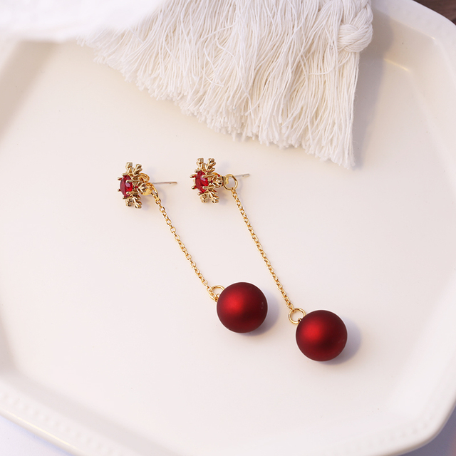 Kolczyki z cyrkonią w kształcie kokardy z drobnymi perłami - złote, czerwone, świąteczne dla kobiet - Wianko - 30