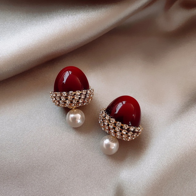 Kolczyki z cyrkonią w kształcie kokardy z drobnymi perłami - złote, czerwone, świąteczne dla kobiet - Wianko - 21