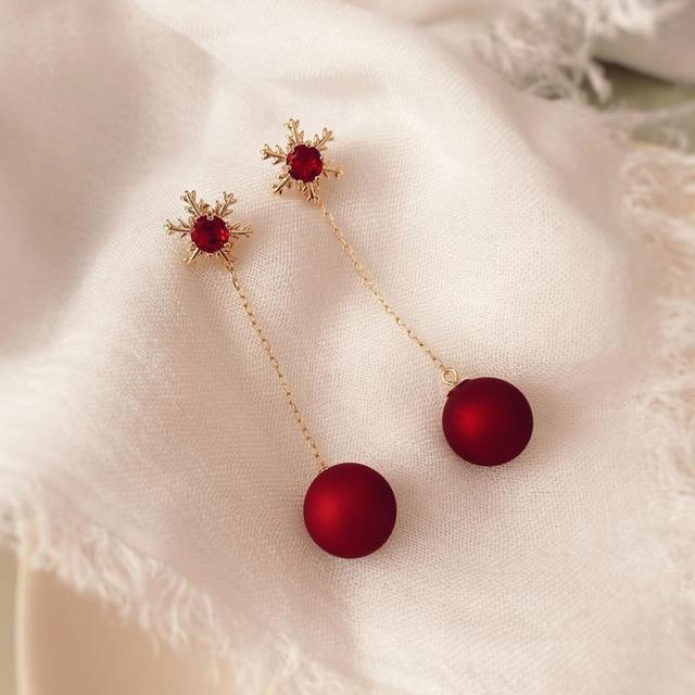Kolczyki z cyrkonią w kształcie kokardy z drobnymi perłami - złote, czerwone, świąteczne dla kobiet - Wianko - 28