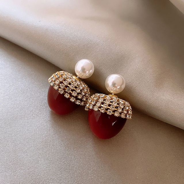 Kolczyki z cyrkonią w kształcie kokardy z drobnymi perłami - złote, czerwone, świąteczne dla kobiet - Wianko - 19