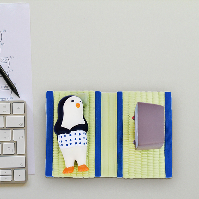 Mebelki zabawkowe - Cartoon Pig Cat Dog Penguin Bear Mini Ornament uchwyt na telefon, wyroby dekoracyjne, DIY Doll - akcesoria do domu dla lalek - Wianko - 4