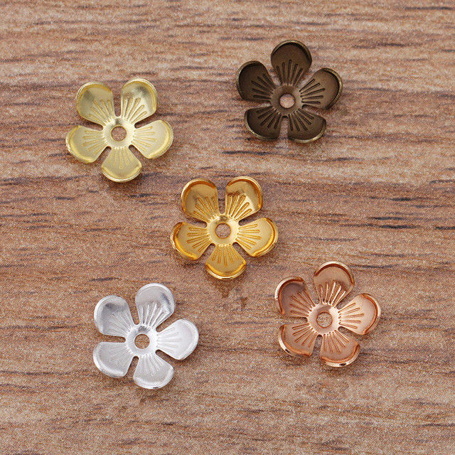 50 sztuk/partia Kolorowe płatki kwiatowe z mosiądzu, 10 mm, do DIY biżuterii – materiał na kolczyki i bransoletki - Wianko - 1