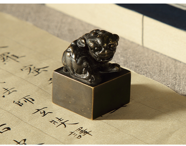 Przenośne metalowe przyciski do papieru zabytkowe kaligrafii - tradycyjny brązowy Chiński przyciski do papieru - Wianko - 1