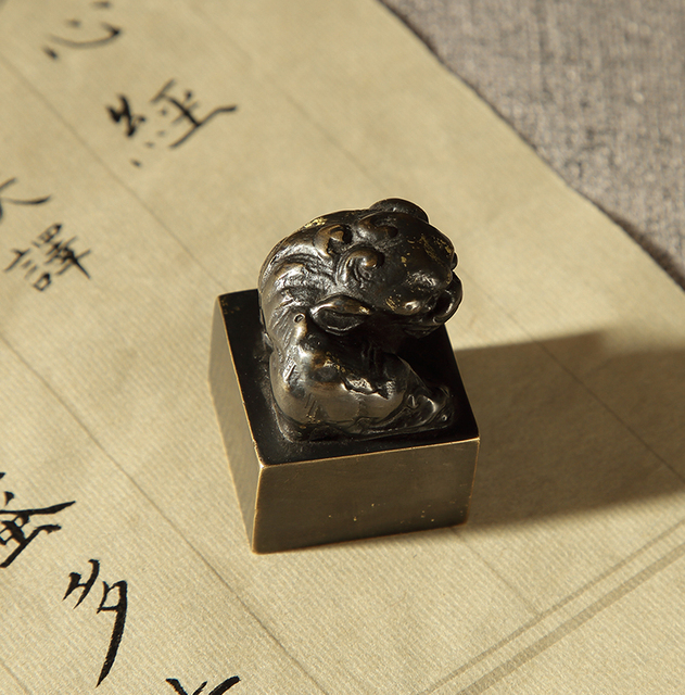 Przenośne metalowe przyciski do papieru zabytkowe kaligrafii - tradycyjny brązowy Chiński przyciski do papieru - Wianko - 11