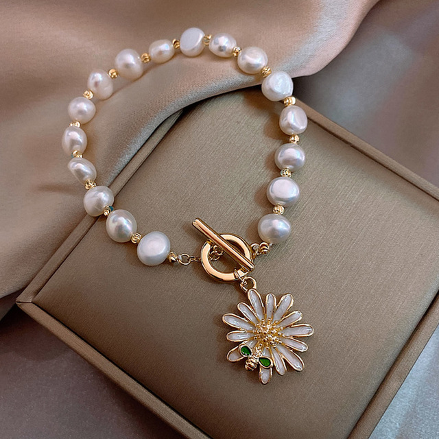 Elegancka, koreańska bransoletka z pereł dla kobiet - regulowana, złotego koloru - Wianko - 38