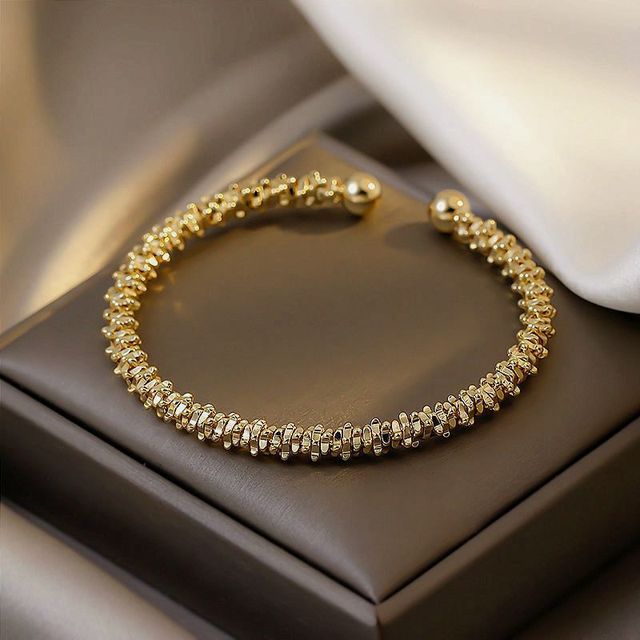 Elegancka, koreańska bransoletka z pereł dla kobiet - regulowana, złotego koloru - Wianko - 39