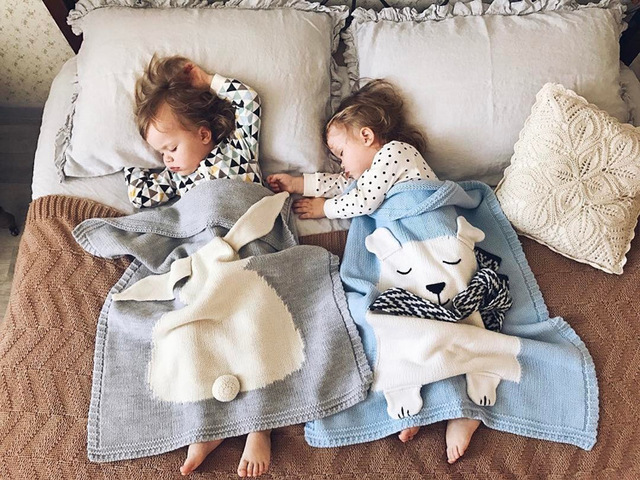Dziecięcy koc bawełniany 3D ze wzorem niedźwiedzia i lisa, ciepły i miękki, idealny na łóżko, wózek lub jako rekwizyt fotograficzny dla niemowląt - Wianko - 2