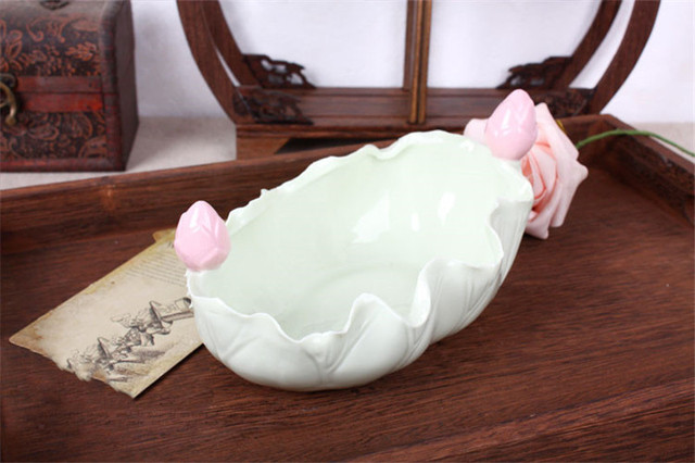 Kreatywny schowek ceramiki w kształcie liścia lotosu z bransoletką i pierścionkiem - idealny prezent ślubny dla rodziny - Wianko - 2