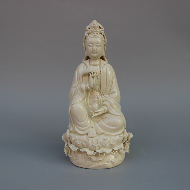 Statua bogini Guanyin bodhisattwa z dehua białej porcelany - ozdoba domu (26 cm) - Wianko - 2
