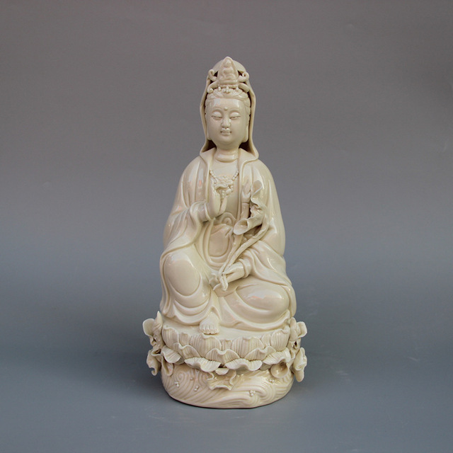 Statua bogini Guanyin bodhisattwa z dehua białej porcelany - ozdoba domu (26 cm) - Wianko - 1