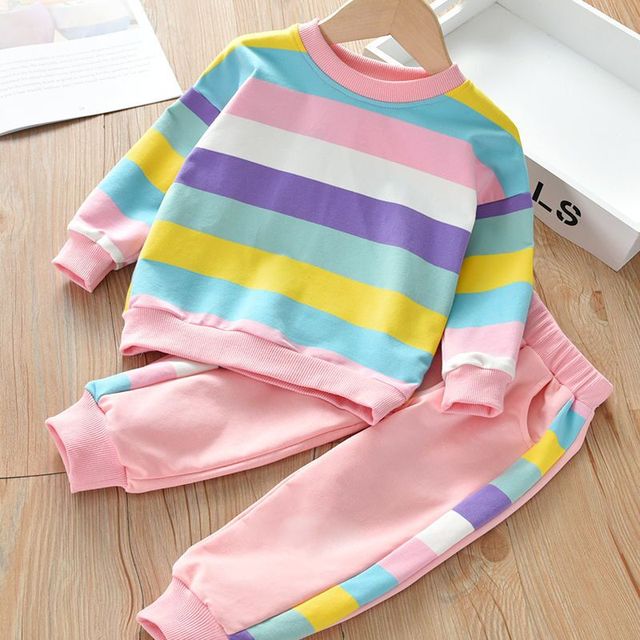 Zestaw sportowego stroju dla dziewczynek z bluzą z kapturem i spodniami w paski – idealny na wiosnę i jesień - Wianko - 4