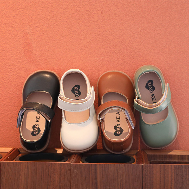 Skórzane buty dla dzieci - Zielone antypoślizgowe sandały na przyjęcie, idealne dla małych księżniczek i chłopców podczas ich pierwszych kroków - Wianko - 8