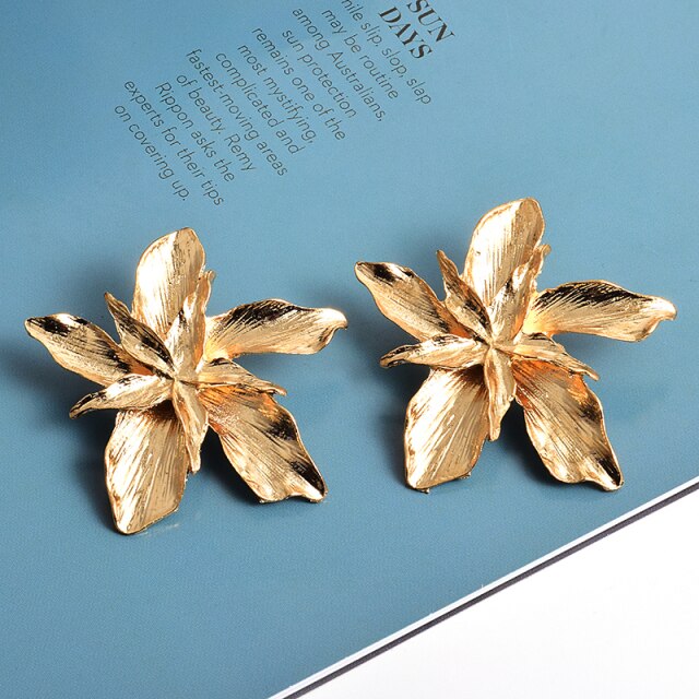 Wysokiej jakości kolczyki wiszące złocone z metalowym kwiatem - biżuteria dla kobiet - Wianko - 10